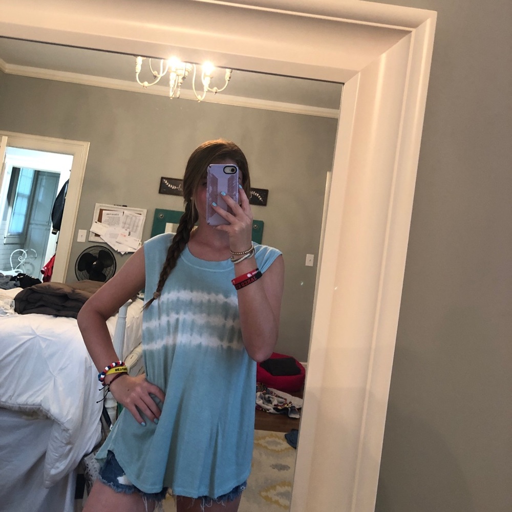 Tie-dye Cutoff tank top